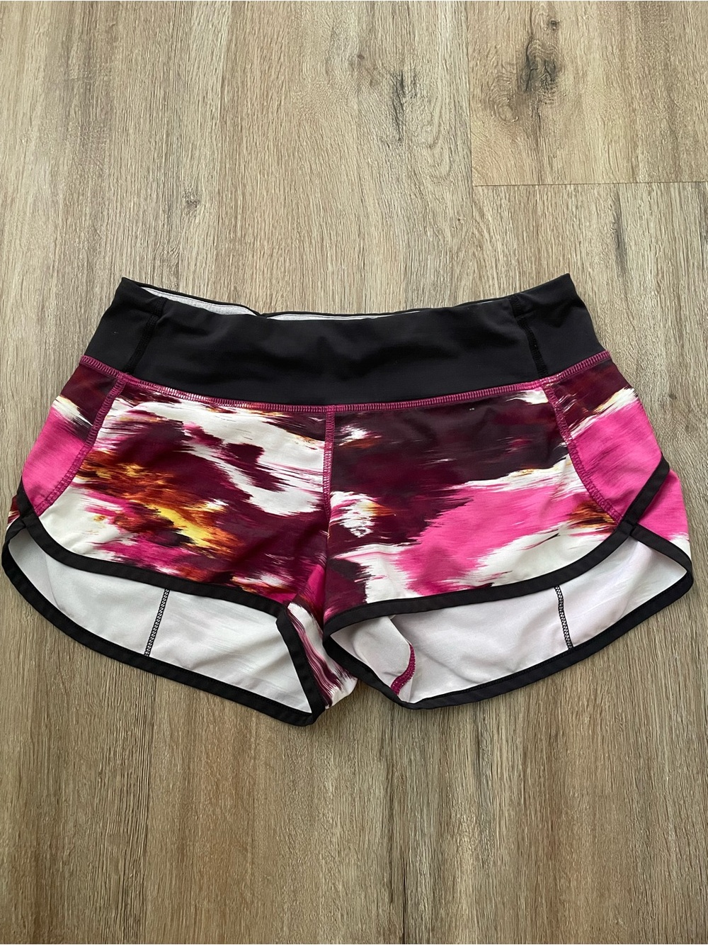 Lululemon speed shorts size 4